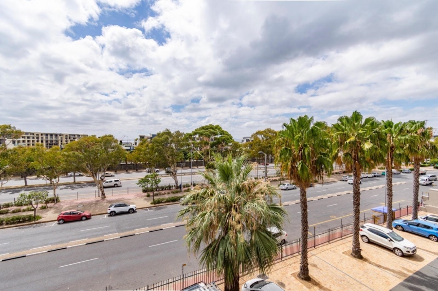 2 Bedroom Property for Sale in Green Point Western Cape